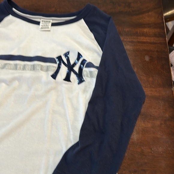 Pink Yankees 3/4 sleeve shirt - Picture 3 of 5